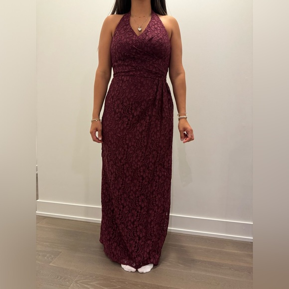 Beautiful lace dress - Picture 2 of 4